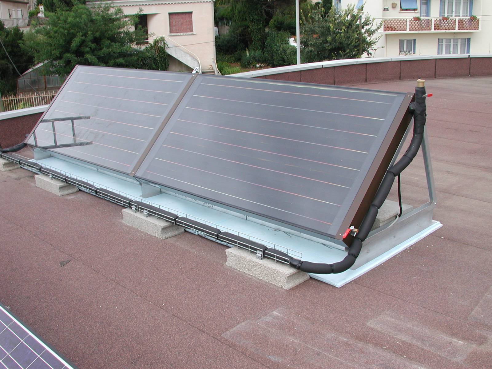 chauffe-eau solaire / asr fluidelec, erm automatismes / professionnel / ouvrages / qualités / fiabilité / projets / solaire / maintenance / reconnus / depuis plusieurs années / Contrôle / Vaucluse  / Provence / chauffe-eau solaire individuel /