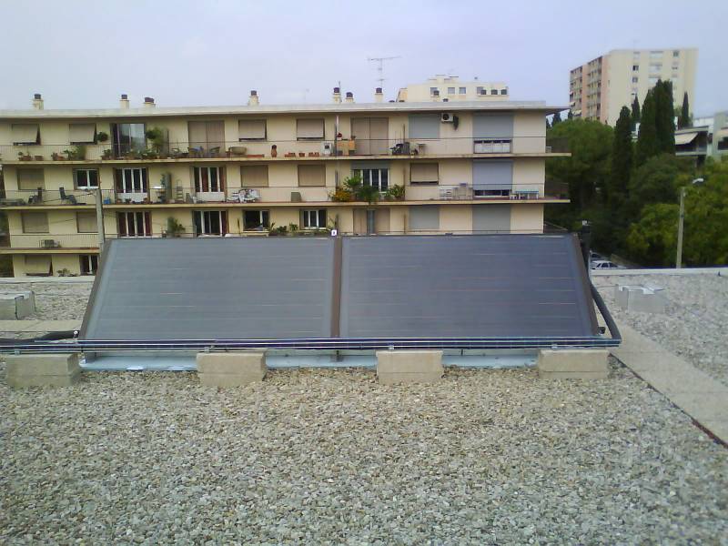 Chauffe-eau solaire / asr fluidelec / erm automatismes / professionnel / ouvrages / qualités / fiabilité / projets / solaire / maintenance / reconnus / depuis plusieurs années / Contrôle / Montpellier / Hérault / toit du bâtiment / professionnel  /  profe