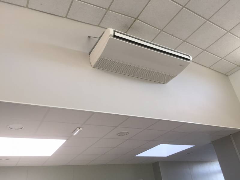 Restructuration d'une cantine scolaire et création d'un self à Aubignan, Vaucluse.