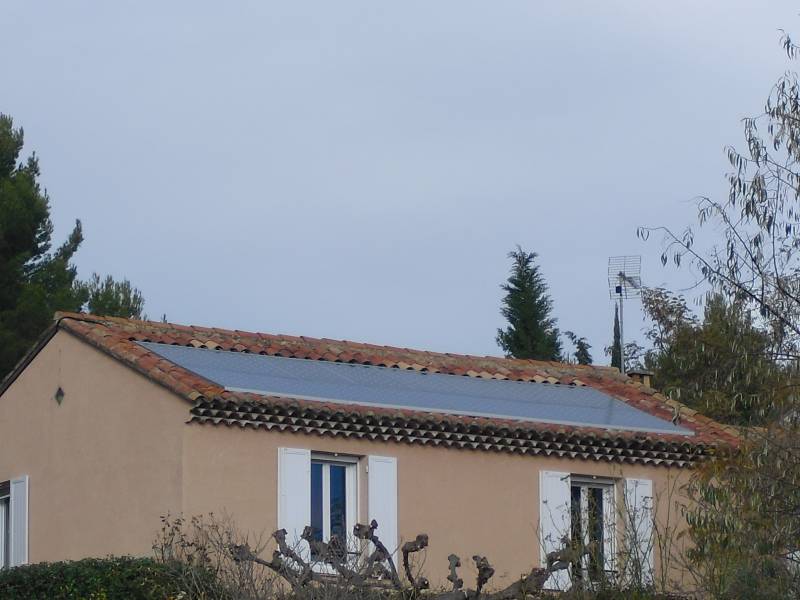 Panneaux solaires photovoltaïques / photovoltaïques / intégration toiture / solutions / économes / économes en énergie / gains financiers / l’empreinte environnementale / ASR FLUIDELEC / ERM automatismes / Vaucluse  / Provence / revente de courant / EDF /